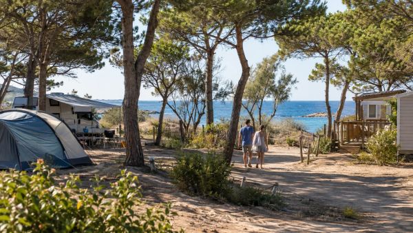 Comment choisir un camping en bord de mer Méditerranée ?